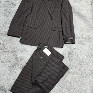 Elegant Charcoal Pinstripe Suit for Men